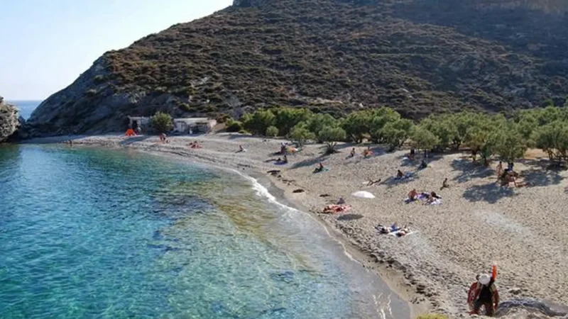 Agios_Nikolaos_Beach_02