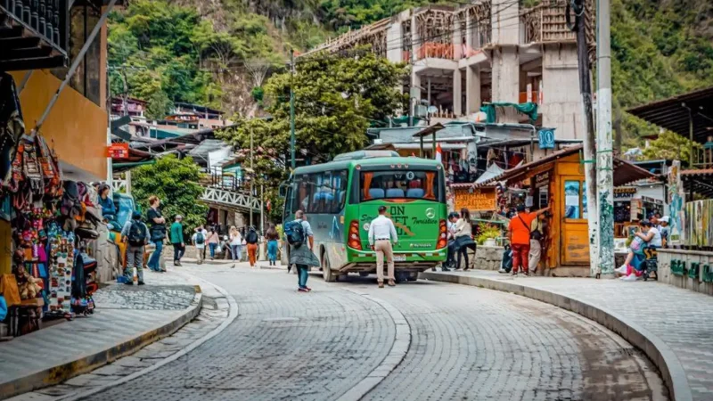 Aguas_Calientes_Town_–_Base_town_for_visitors__03