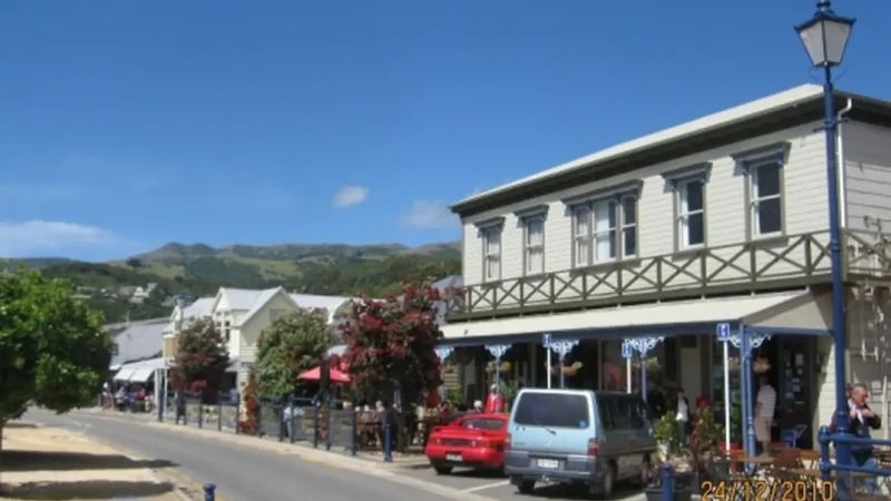 Akaroa_Village_тАУ_French-style_streets_&_caf├йs_02