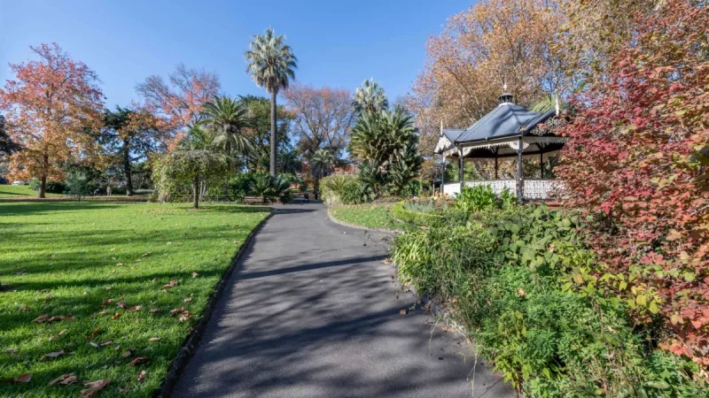 Alexandra Gardens_garden area 2_0.jpg
