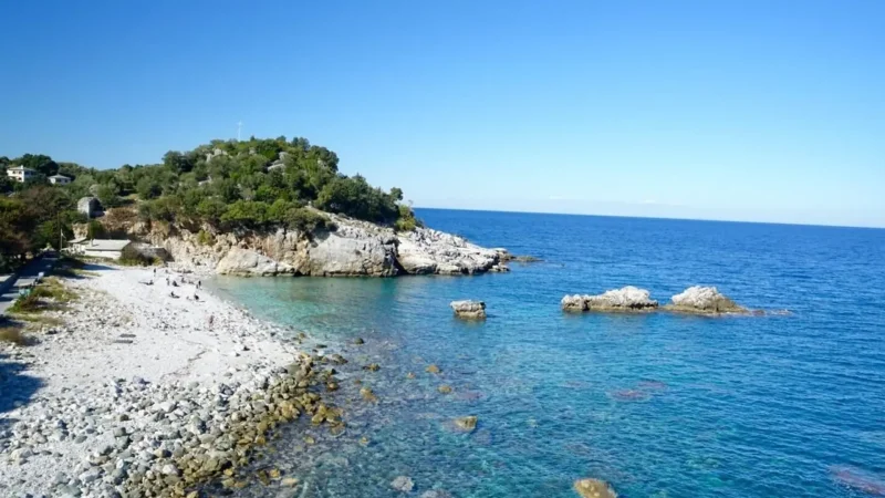 Alikes_Beach_02