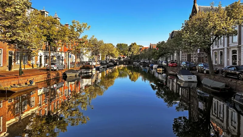 Alkmaar_Old_Town_&_Canals_04