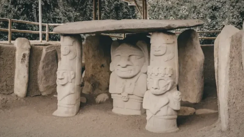 Alto de las Piedras – Burial mounds and sculptures(2)