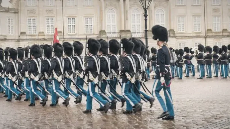 Amalienborg Palace – Royal residence(4)
