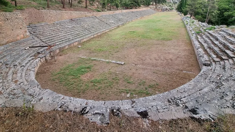 Ancient_Stadium_of_Delphi_05
