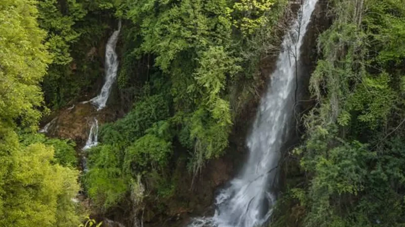 Arapitsa_Waterfall_(Naousa)_03
