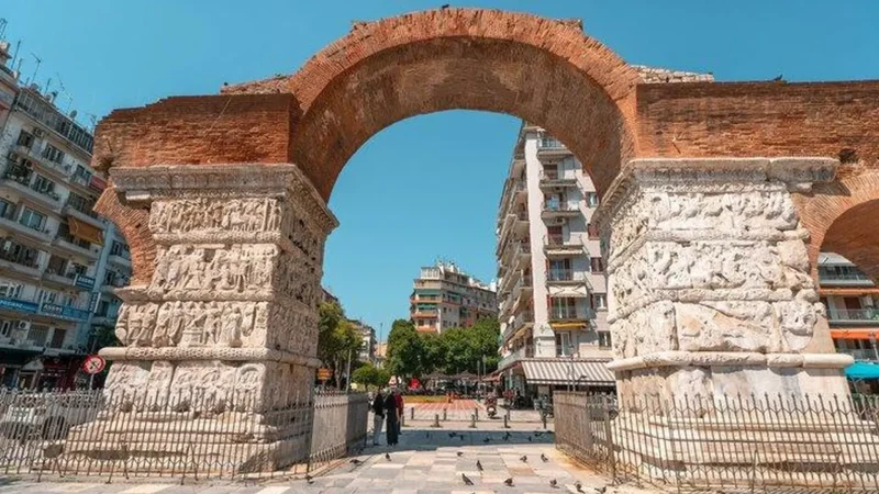 Arch_of_Galerius_04