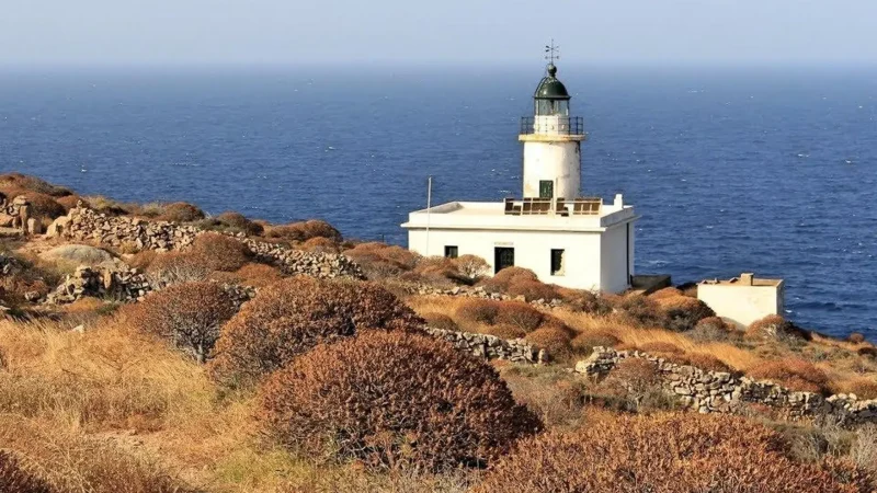 Aspropounta_Lighthouse_01