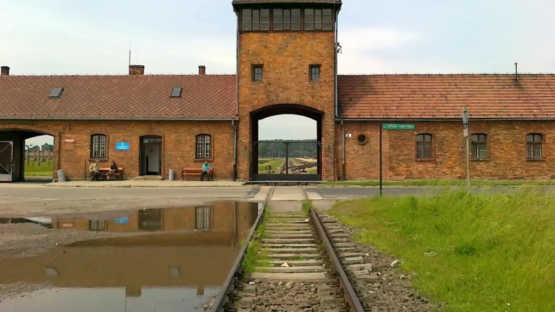Auschwitz_II-Birkenau_03