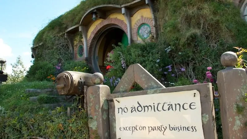 Bag_End_Viewpoint_тАУ_Hobbiton_Overlook_04