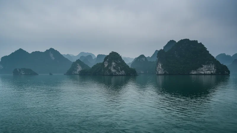 Bai Tu Long Bay – Less Crowded Natural Scenery(4)