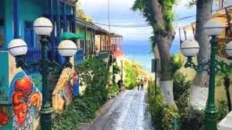 Bajada de los Baños – A scenic street leading to the coast(6)