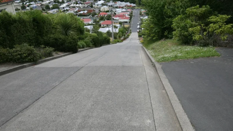 Baldwin_Street_тАУ_WorldтАЩs_Steepest_Street_05