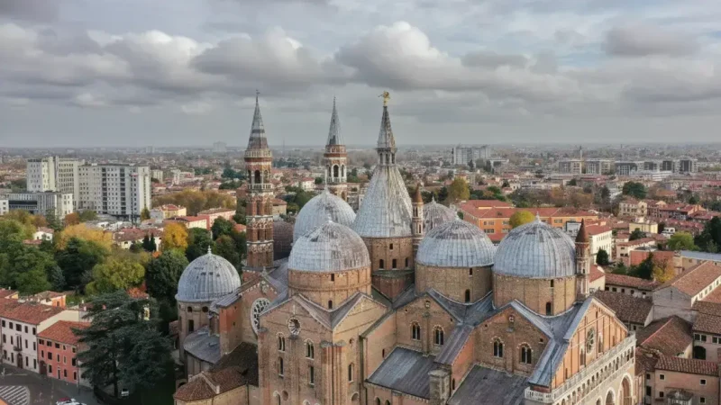 Basilica of Saint Anthony (Basilica di Sant’Antonio) 03