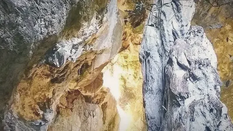 Batu Cermin Cave(2)