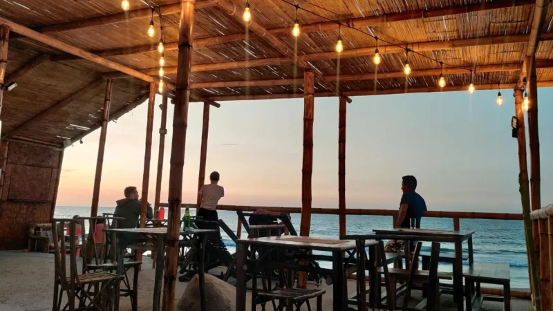 Beach_Cafes_–_Casual_dining_spots__02