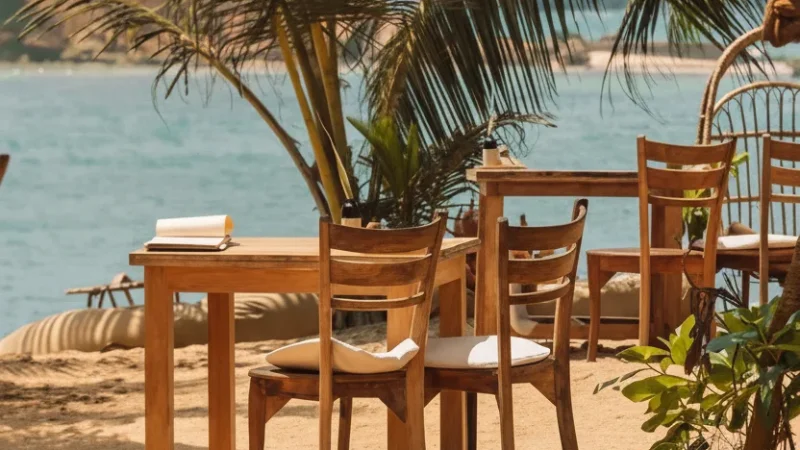 Beachfront Cafés – Relaxed dining spots(6)