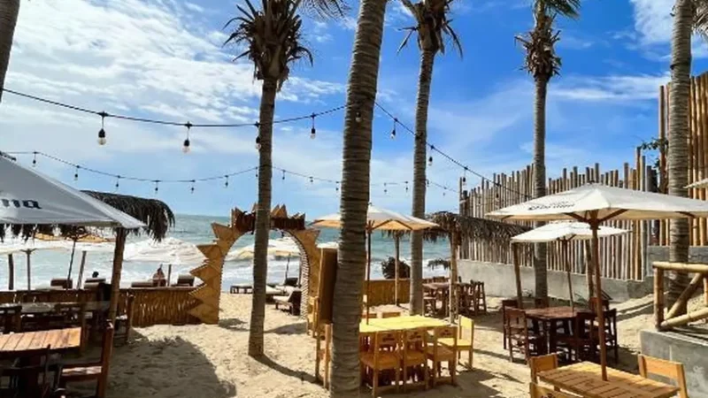 Beachfront_Restaurants_–_Seafood_and_local_cuisine__06
