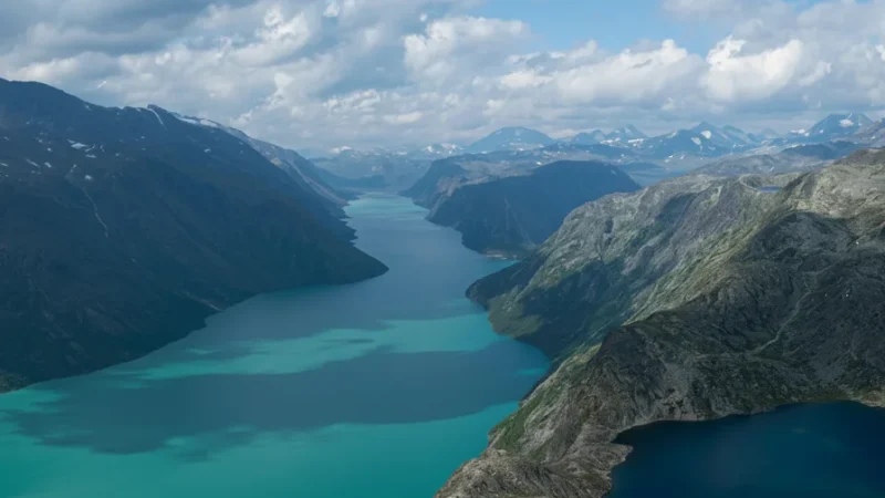 Besseggen Ridge – Norway’s most famous mountain hike(5)