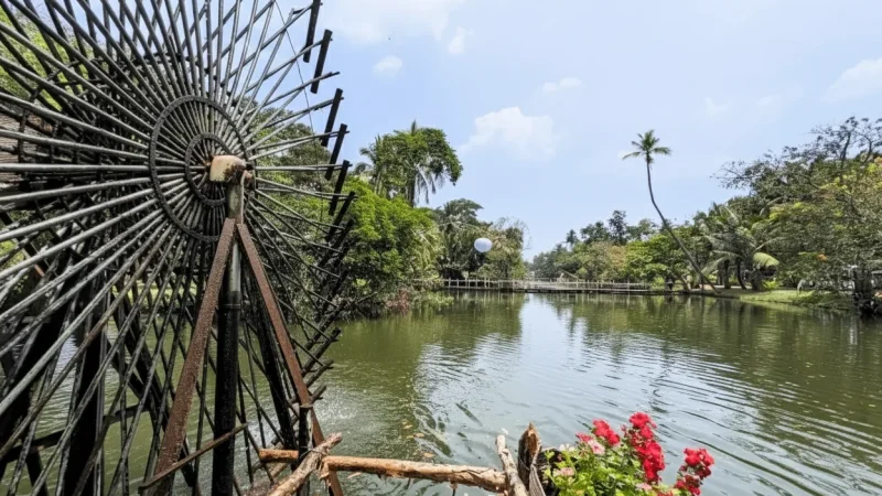 Binh Quoi Tourist Village – Lakes & traditional architecture(4)