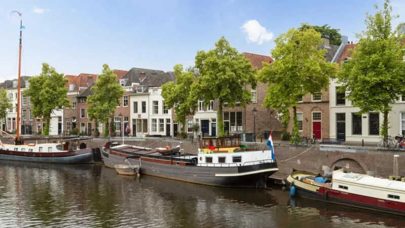 Binnendieze_Canal_Boat_Tour_02