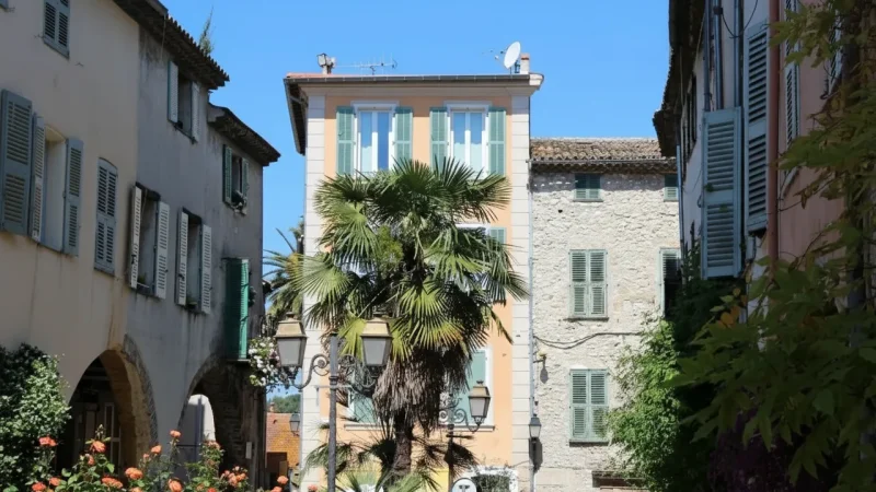 Biot – Glassworks(1)
