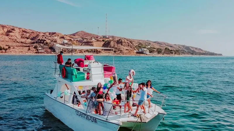 Boat_Tours_–_Coastal_excursions__05