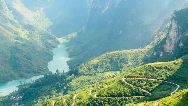 Bridge Viewpoints – River & mountain backdrops(6)