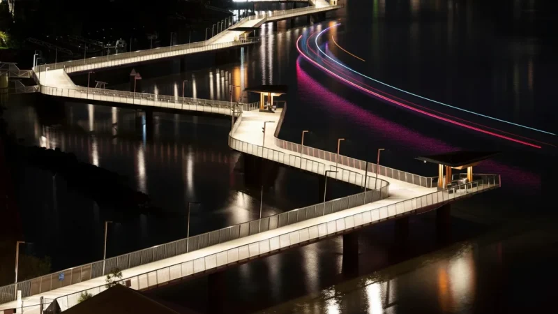Brisbane Riverwalk – Scenic riverside walking path(5)