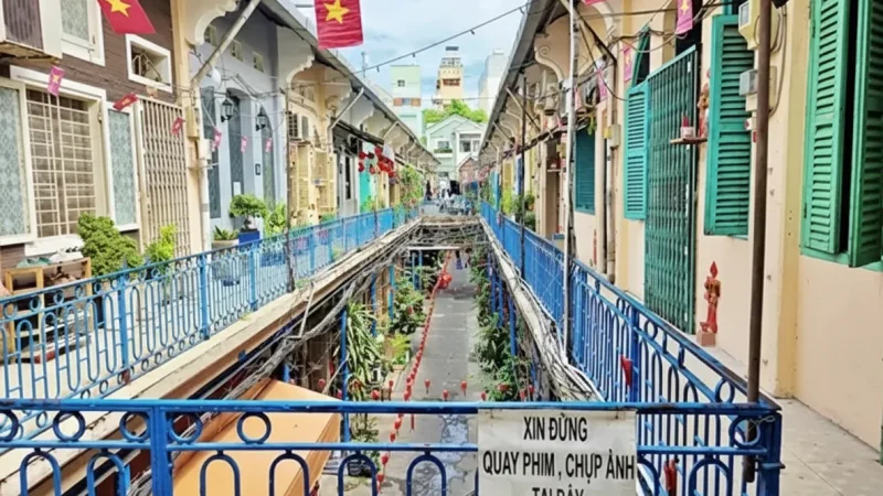 Buddhist Temples in Small Alleyways – District 3(3)