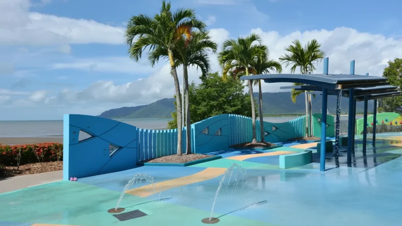Cairns Esplanade – Waterfront walking paths & lagoon(3)