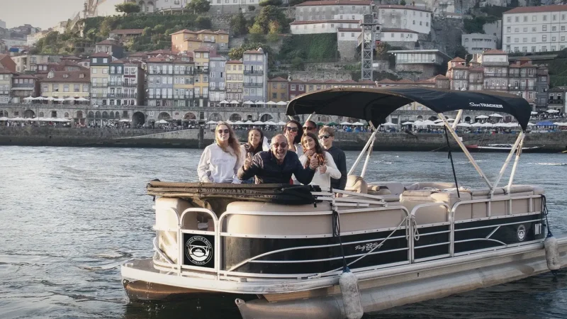 Cais da Ribeira – Riverside promenade(1)