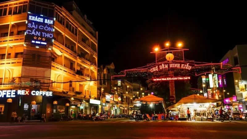 Cần Thơ Night Market – Local food & handmade goods(5)