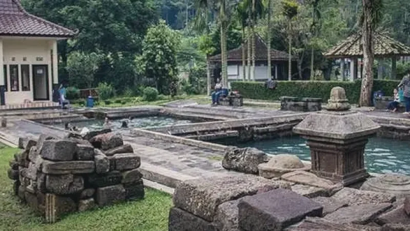 Candi Umbul Hot Spring(4)