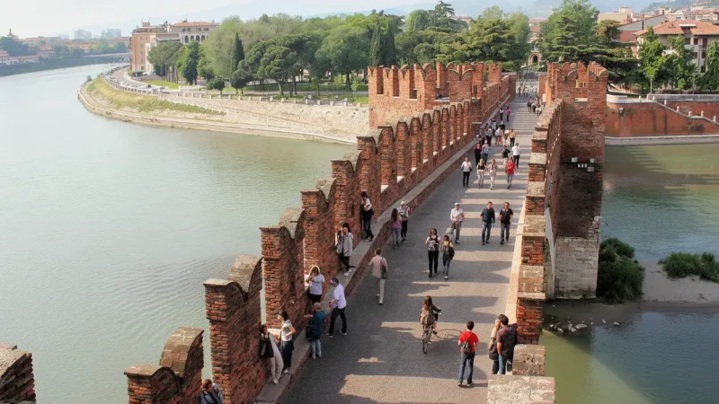 Castelvecchio Bridge (Ponte Scaligero)(1)