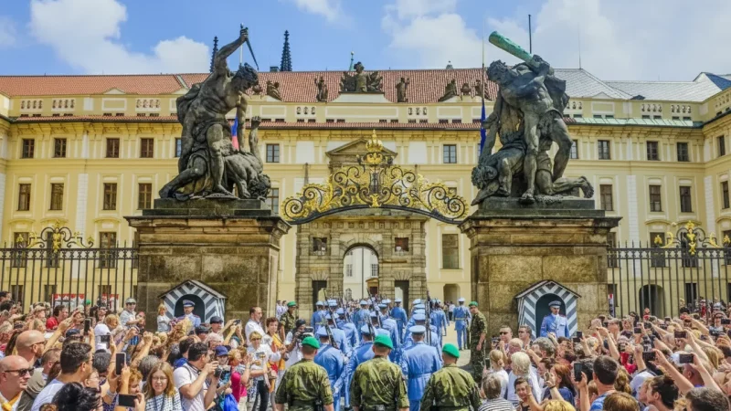 Castle Changing of Guard – Daily Ceremony(3)