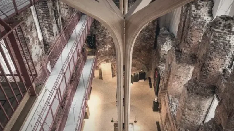 Castle Courtyard – Restored interior spaces(3)