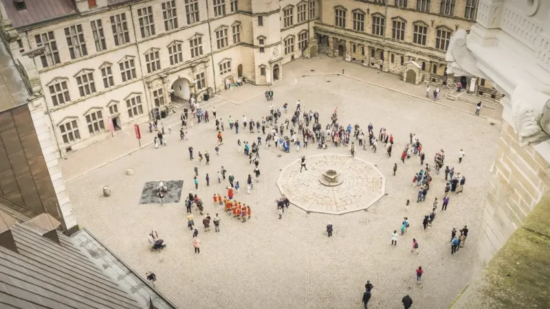 Castle Courtyard(4)