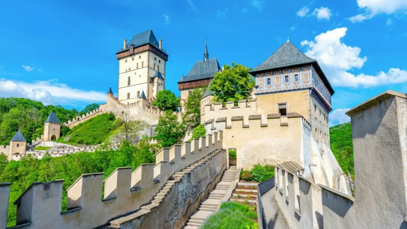 Castle Courtyards – Historic open areas(1)