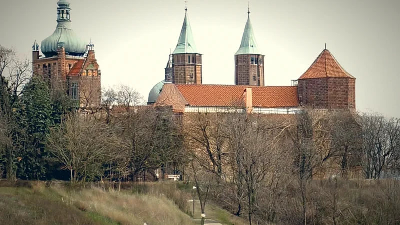 Castle Remains – Medieval history(1)