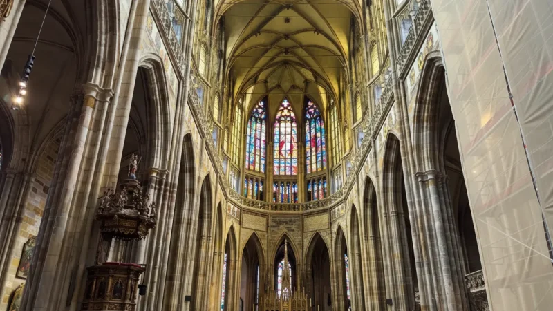 Cathedral Interior Walk – Architectural Details(3)