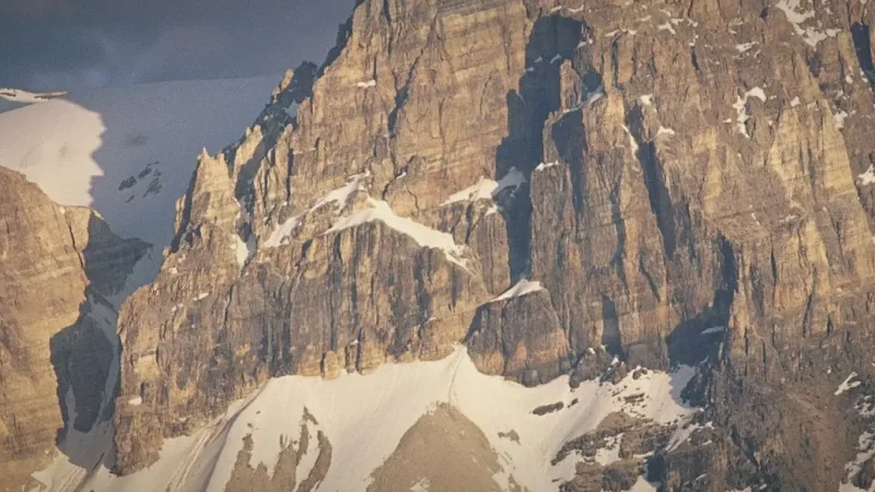 Cathedral Mountain – Scenic backdrop(3)