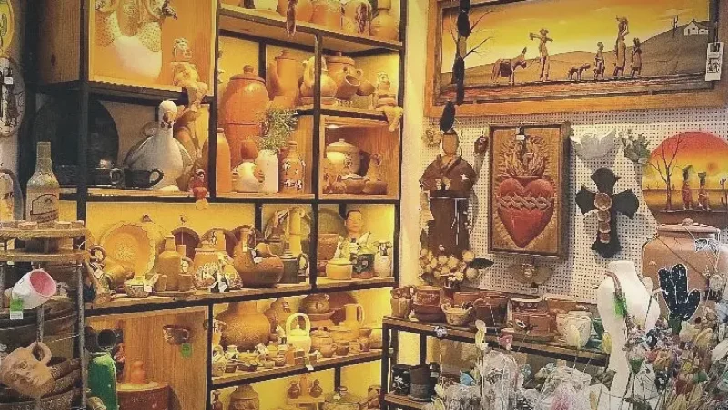 Central Market – Handicrafts and souvenirs(2)