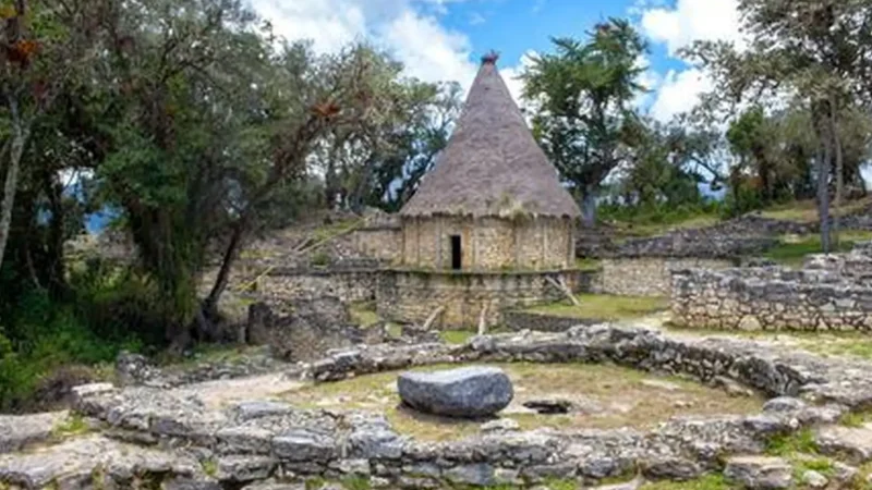 Central_Plaza_–_Open_gathering_area_inside_the_fortress__06
