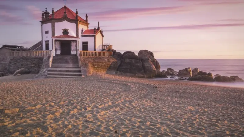Chapel of Nossa Senhora da Boa Viagem – Historic seaside chapel(3)