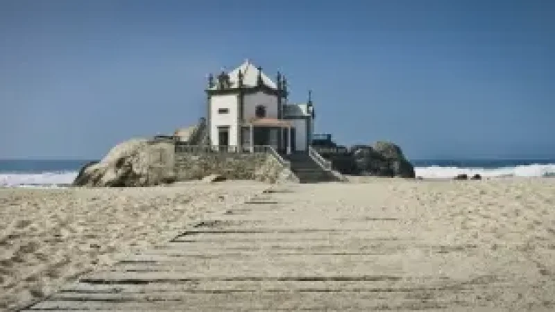 Chapel of Nossa Senhora da Boa Viagem – Historic seaside chapel(5)