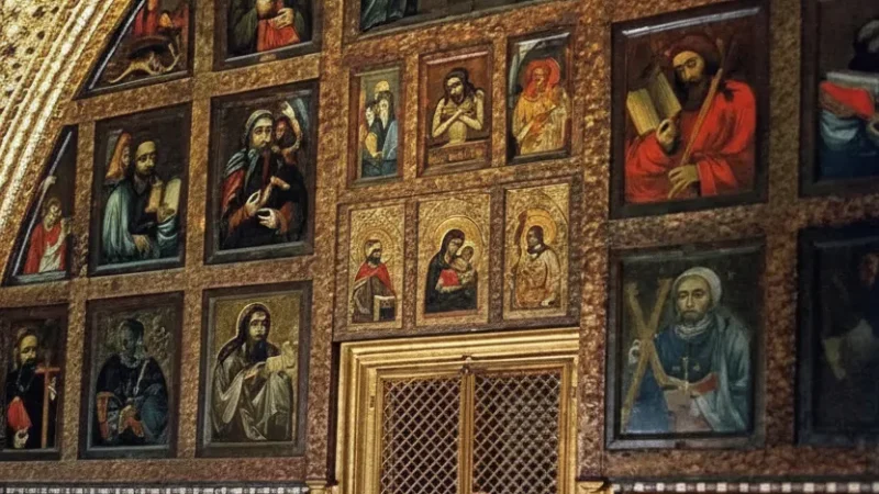 Chapel of the Holy Cross – Historic interior(4)