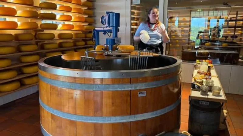 Cheese_Factory_Volendam_02