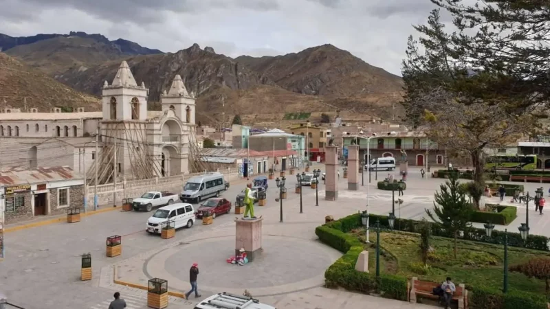 Chivay_Town_Center_–_Local_shops_and_daily_life__02