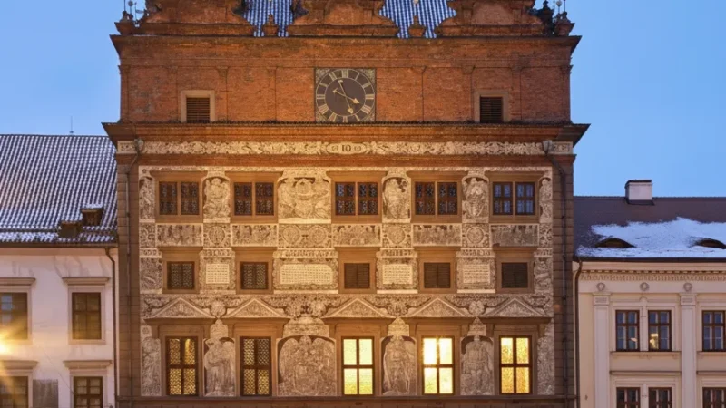 City Hall – Renaissance-style Building(3)